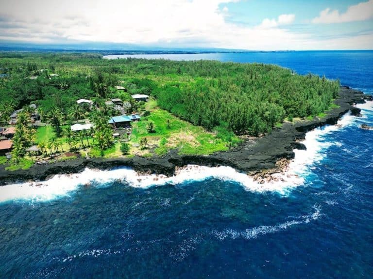 3 Cliffs @ Kaloli Point, an exquisite retreat just one lot from the deep blue Pacific Ocean, located on the highly sought-after Kaloli Point of Hawaiian Paradise Park.